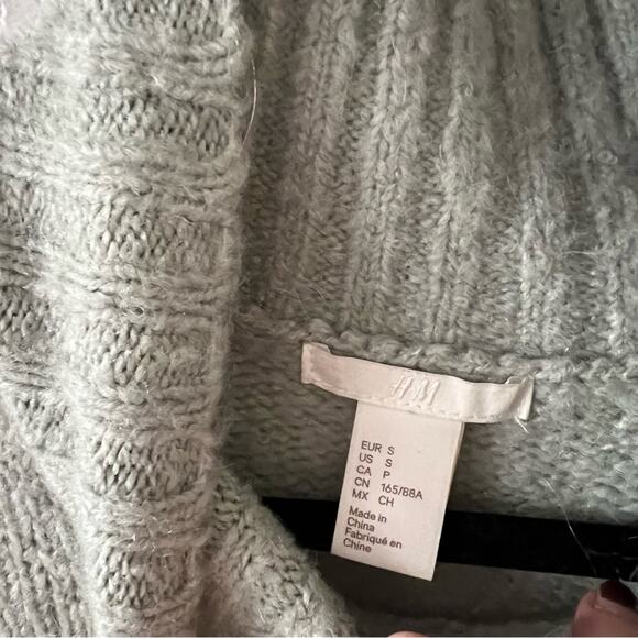 H&M Oversized Mint Green Turtleneck Sweater - Picture 4 of 5